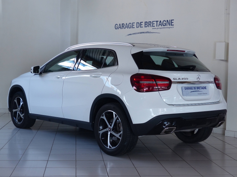 MERCEDES-BENZ GLA - 200 Sensation 7G-DCT