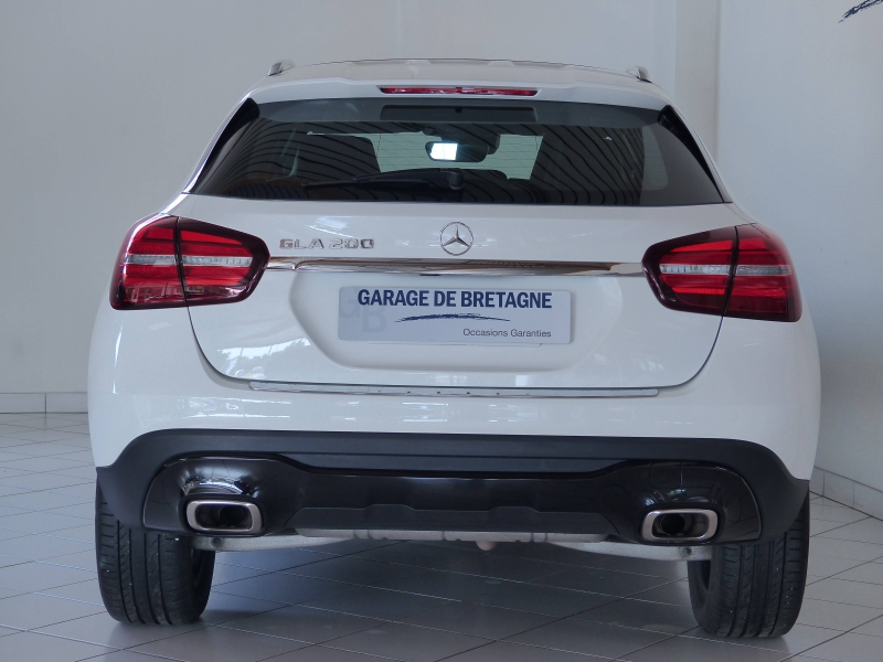 MERCEDES-BENZ GLA - 200 Sensation 7G-DCT